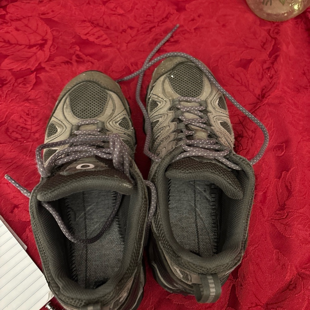 Oakley Women's Athletic Shoes in Gray